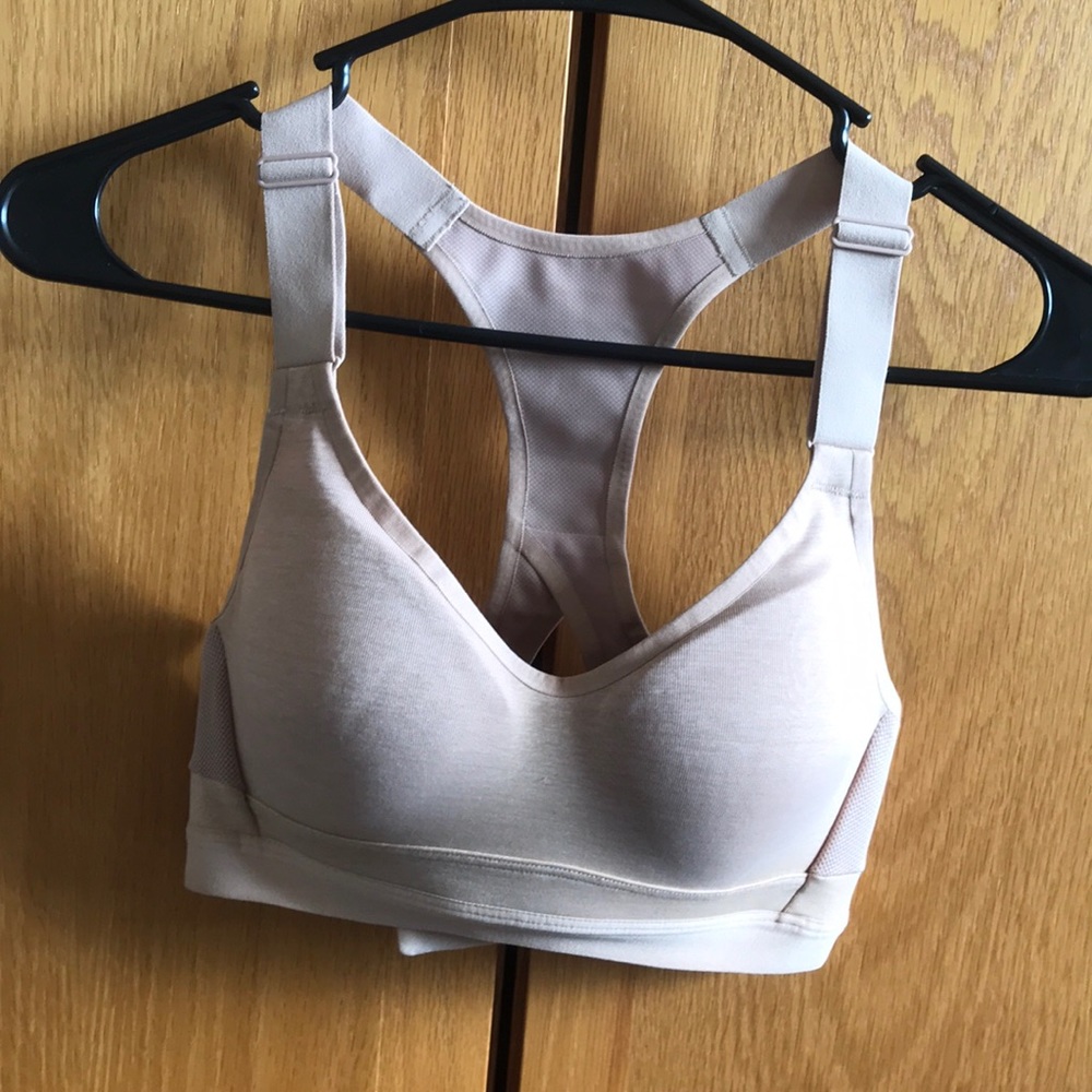 Victoria Secret Sports Bra Size: 34C.